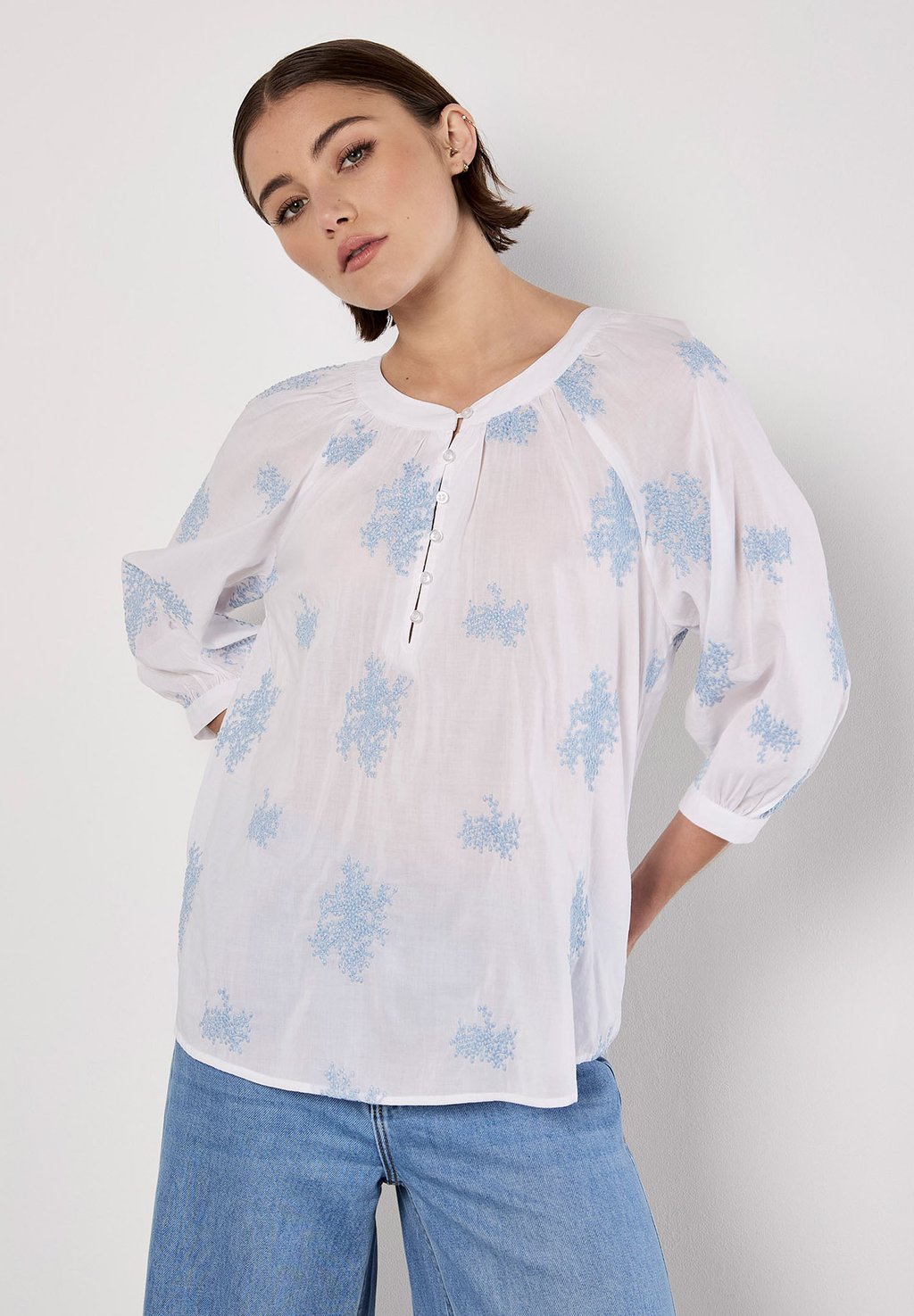 

Блуза EMBROIDERED FLORAL Apricot, синий