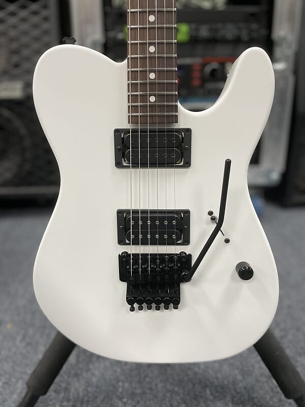 

Электрогитара Charvel USA Select San Dimas Style 2 HH FR Snow Blind Satin