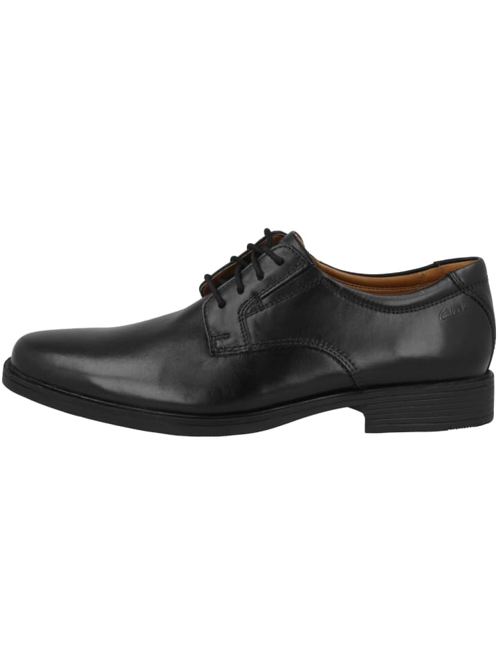 

Туфли на шнуровке Clarks, черный