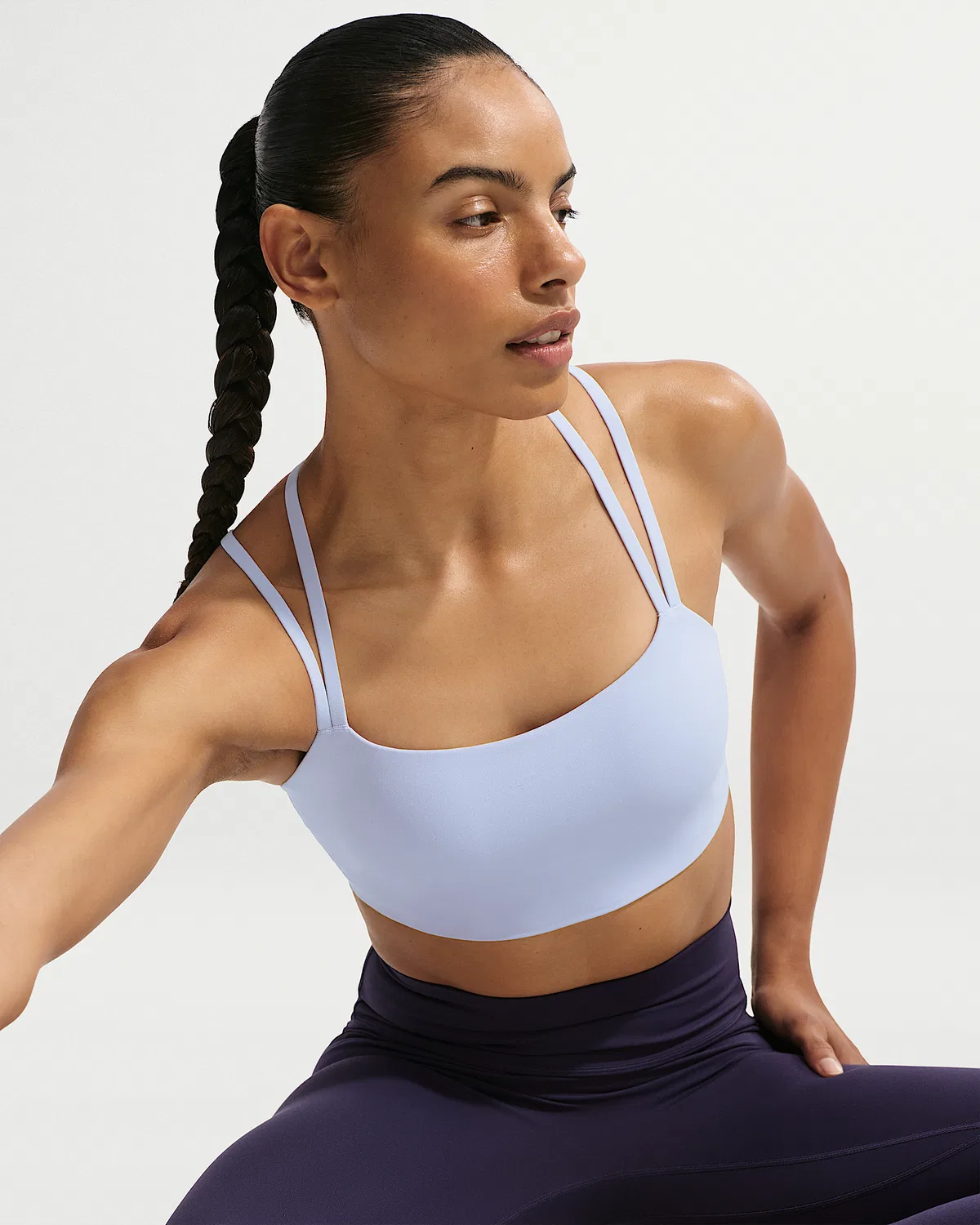 Женский спортивный бюстгальтер Nike Zenvy Strappy с легкой поддержкой и чашками, Hydrogen Blue/Cool Grey — фото 2