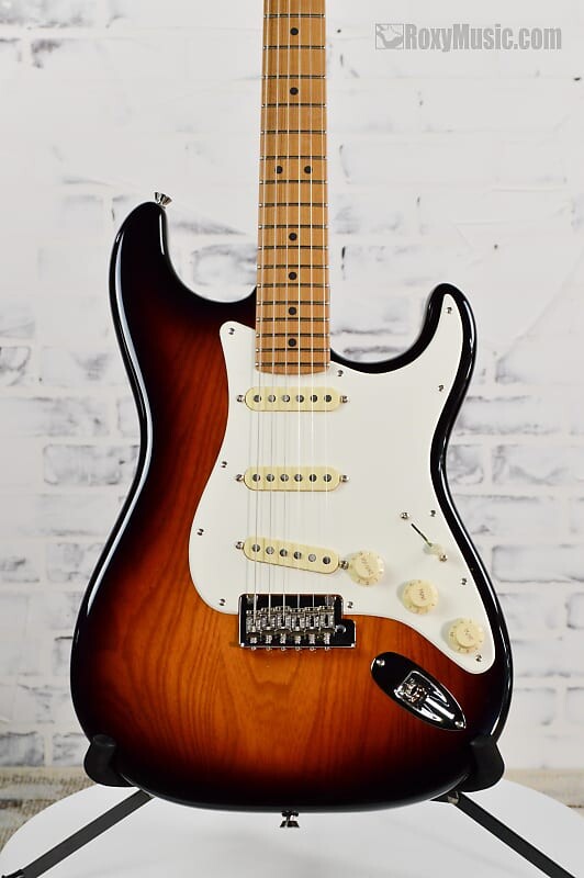 

Электрогитара Limited Edition Fender American Professional II Stratocaster Electric Guitar 2 Tone Sunburst w/Case