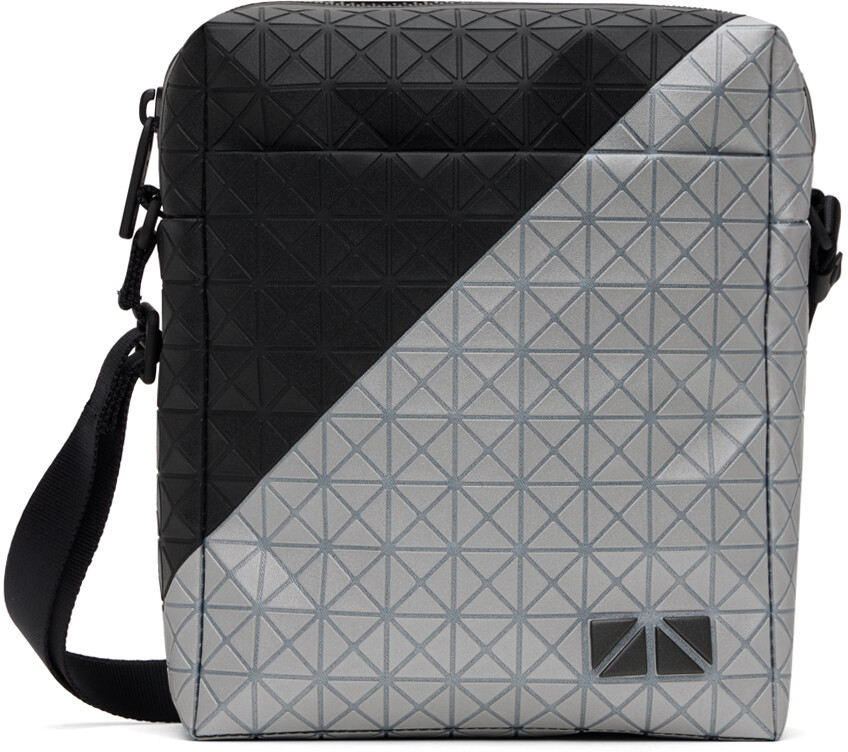 

Черно-серая сумка Voyager Bao Bao Issey Miyake