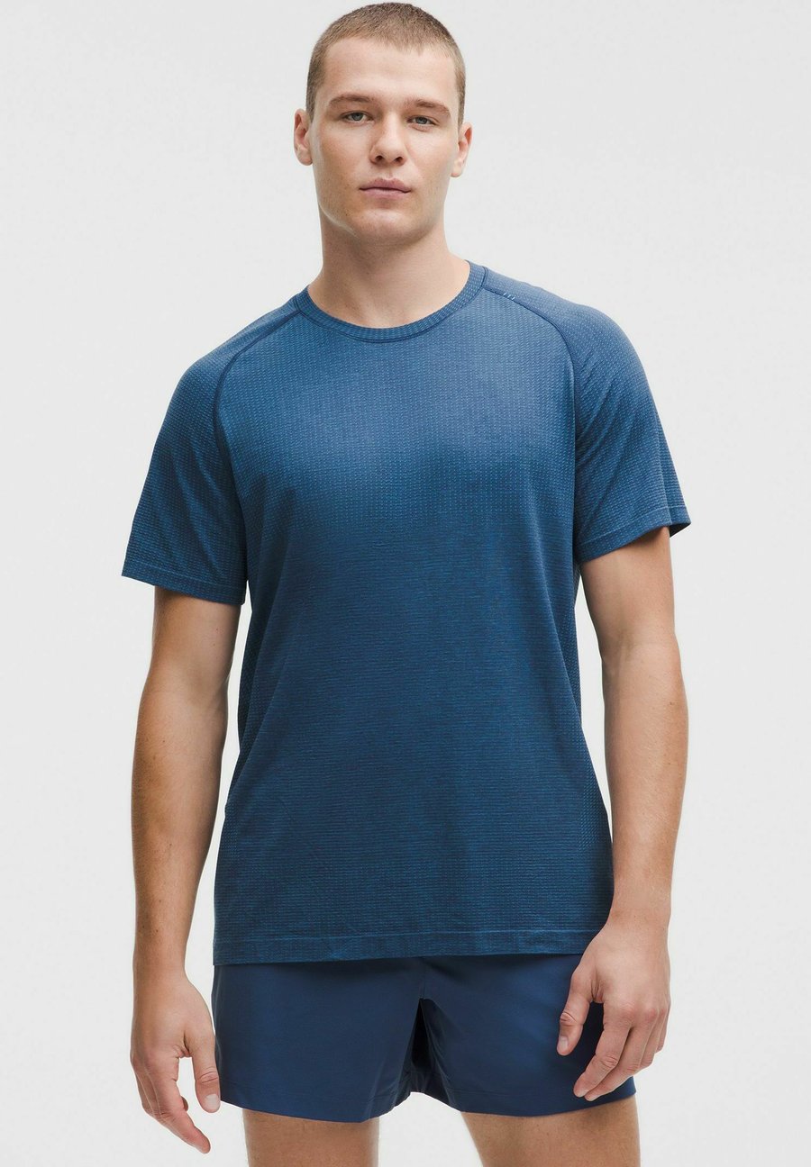 

Спортивная футболка lululemon METAL VENT TECH SHORT SLEEVE, Chalk Blue Blue Twill/Blue