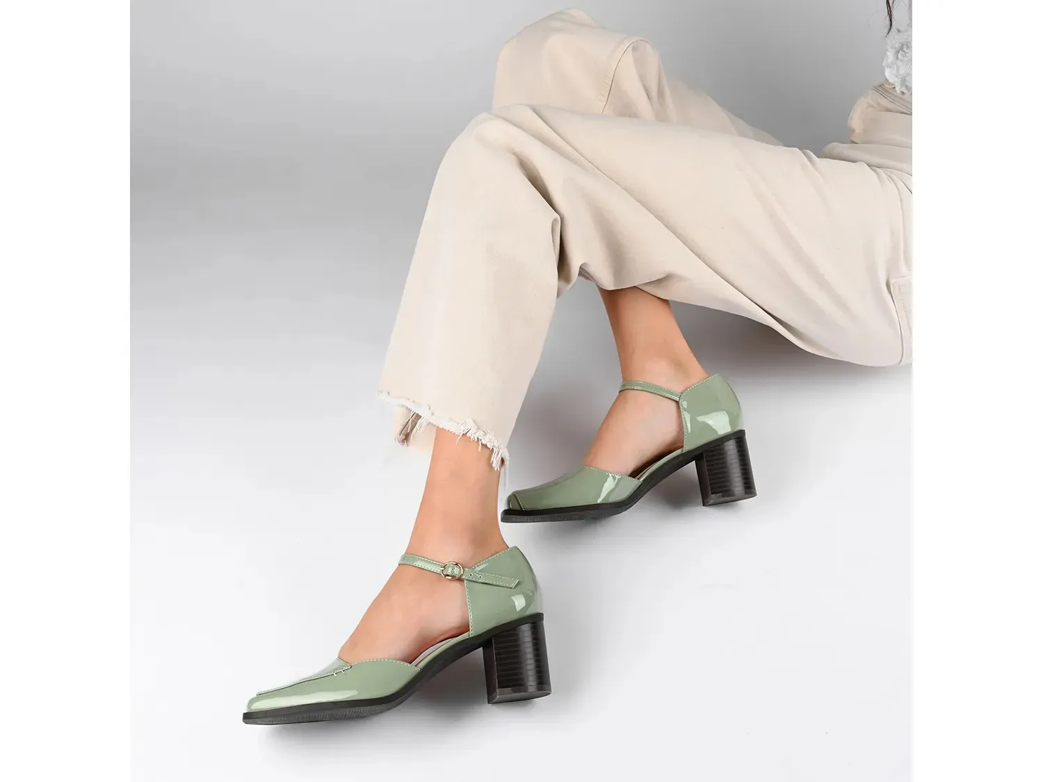 Туфли-лодочки Evangeline Pump от Journee Collection, светло-коричневые — фото 4