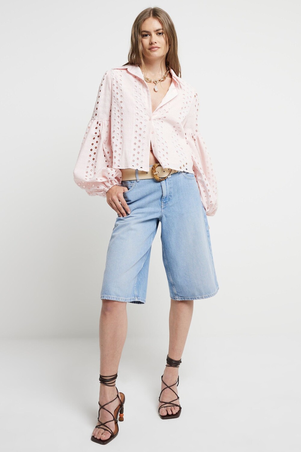 

Рубашка с рукавами фонариками и легкой вышивкой River Island, розовый