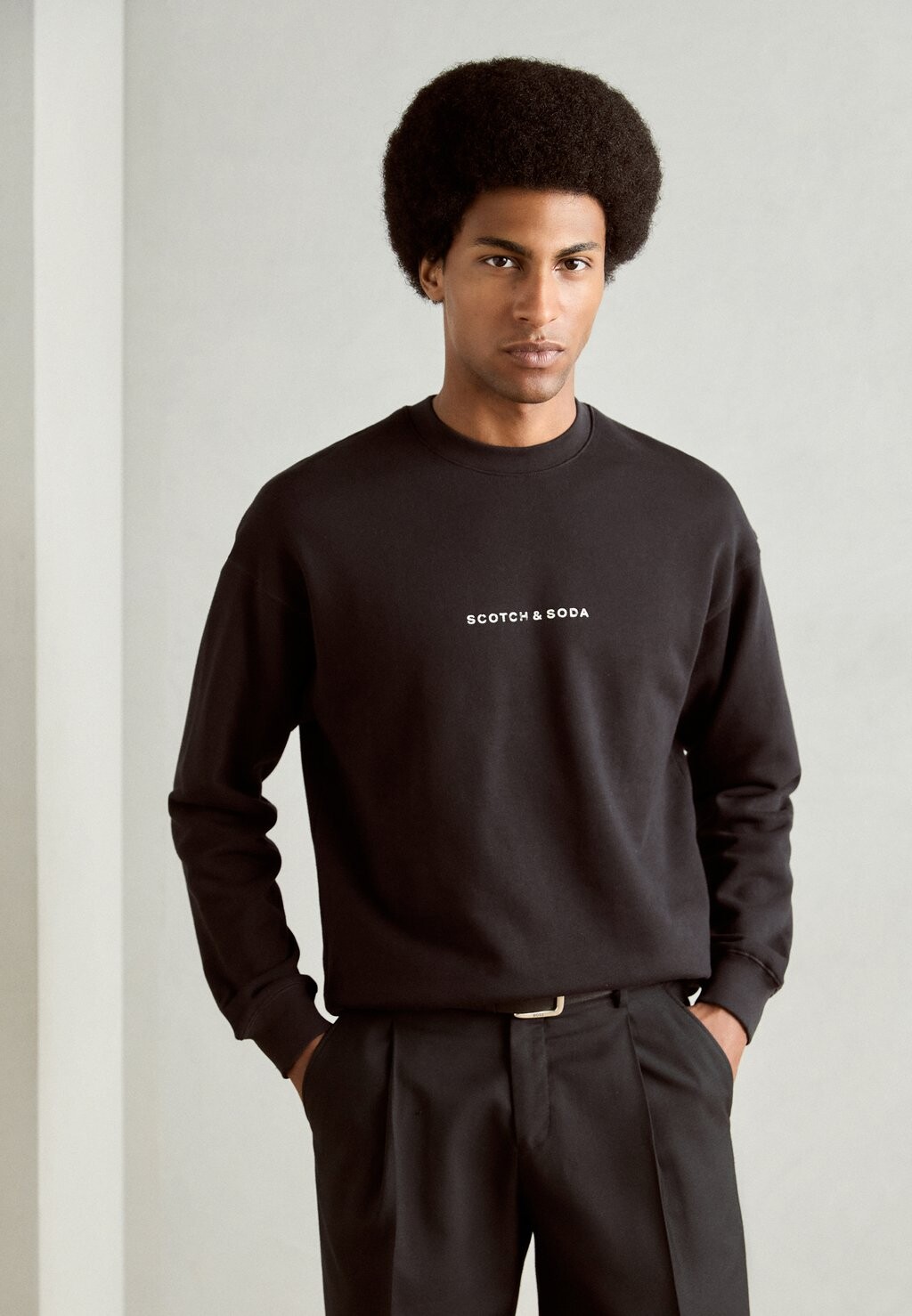 

Толстовка с капюшоном CORE LOGO FRONT CHEST Scotch & Soda, черный