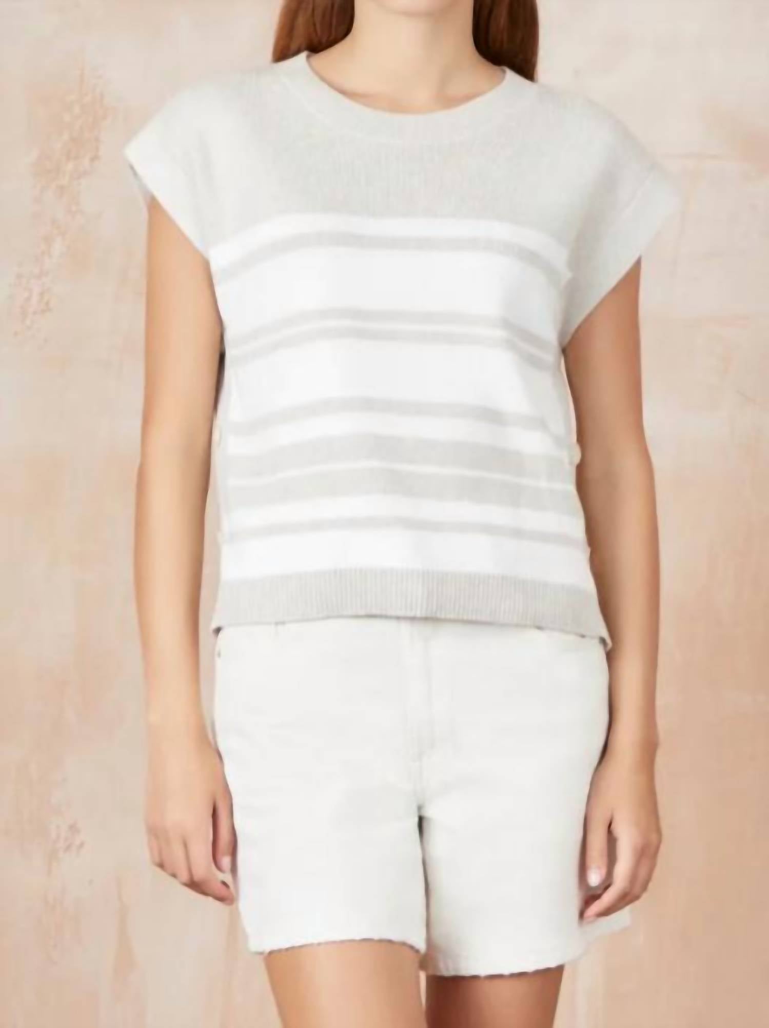 

Футболка Camila в полоску из льна, белая &Isla