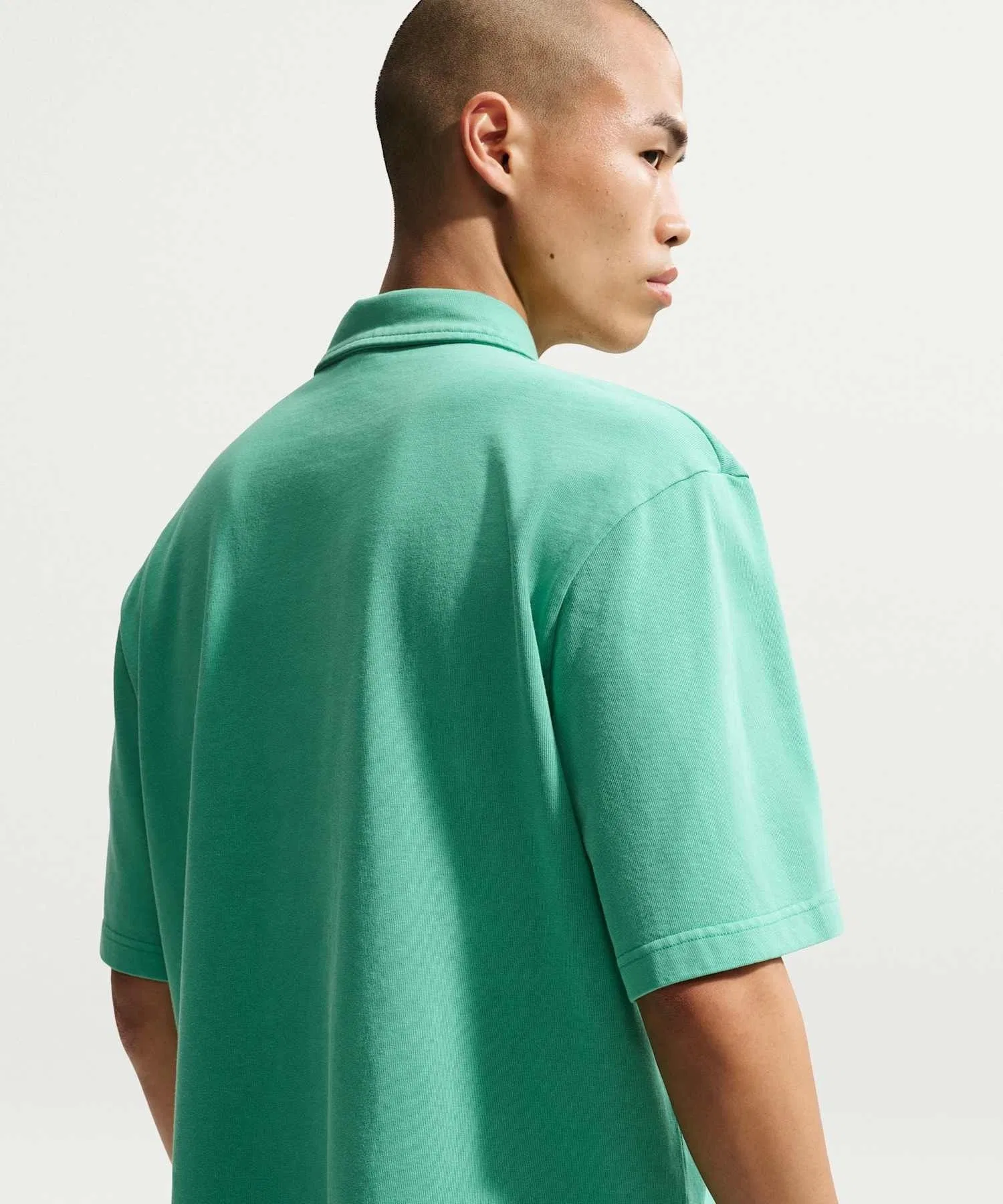 Мужская футболка-поло Nike Sportswear Club IF0732-365 цвета малахит — фото 2