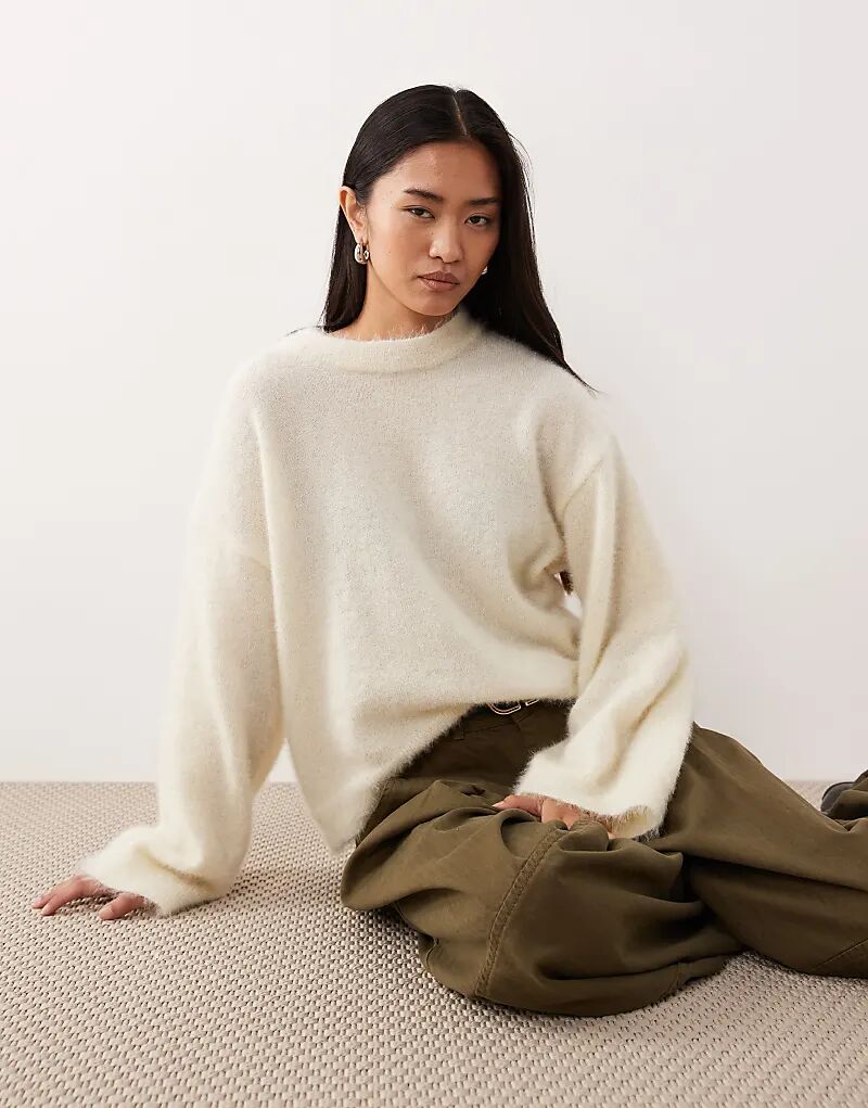 

Пушистый вязаный джемпер с широкими рукавами ASOS DESIGN цвета экрю