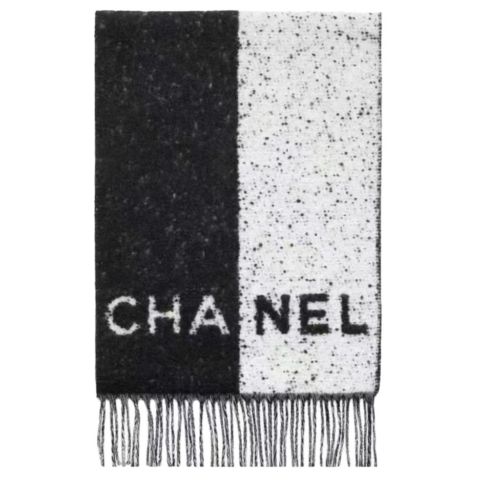CHANEL Шерстяной вязаный шарф женский черно-белый, Black White — фото 4