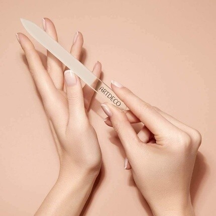 ARTDECO Glass File 2018 Нежная пилочка для ногтей из стекла — фото 3
