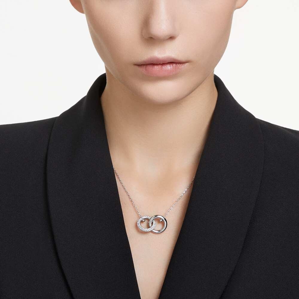 

Подвеска Декстера Swarovski
