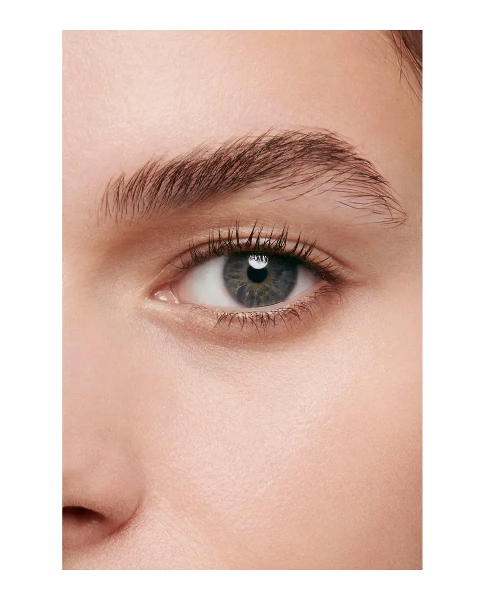 Sublimage Le Correcteur Yeux Консилер для кожи вокруг глаз, создающий сияние Chanel, 20 — фото 4
