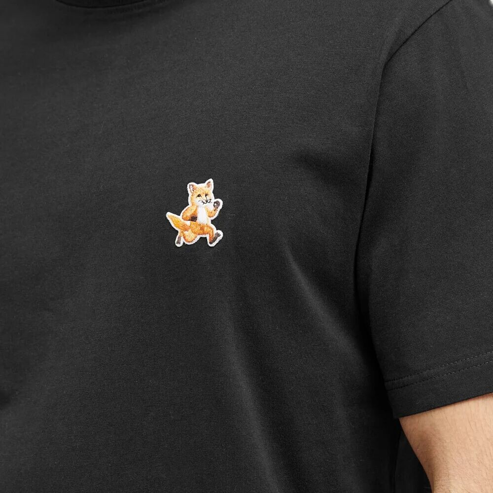 

Maison Kitsune Комфортная футболка Speedy Fox с нашивкой из лисы, черный