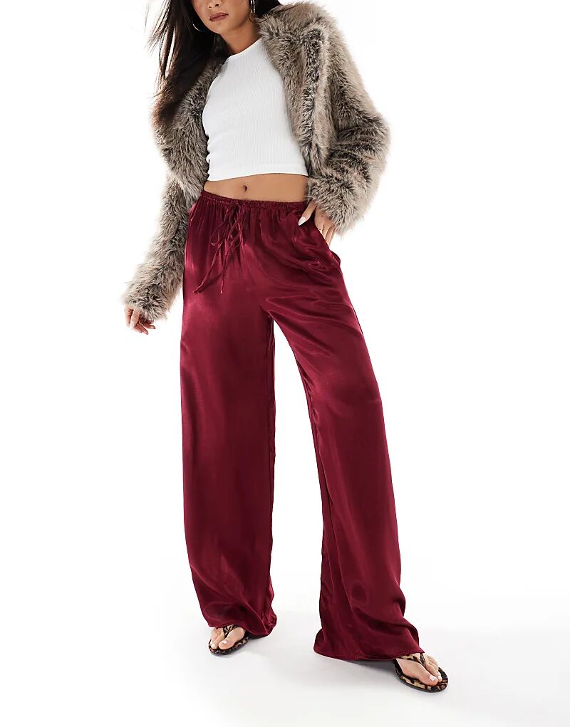 

Широкие атласные брюки бордового цвета Miss Selfridge