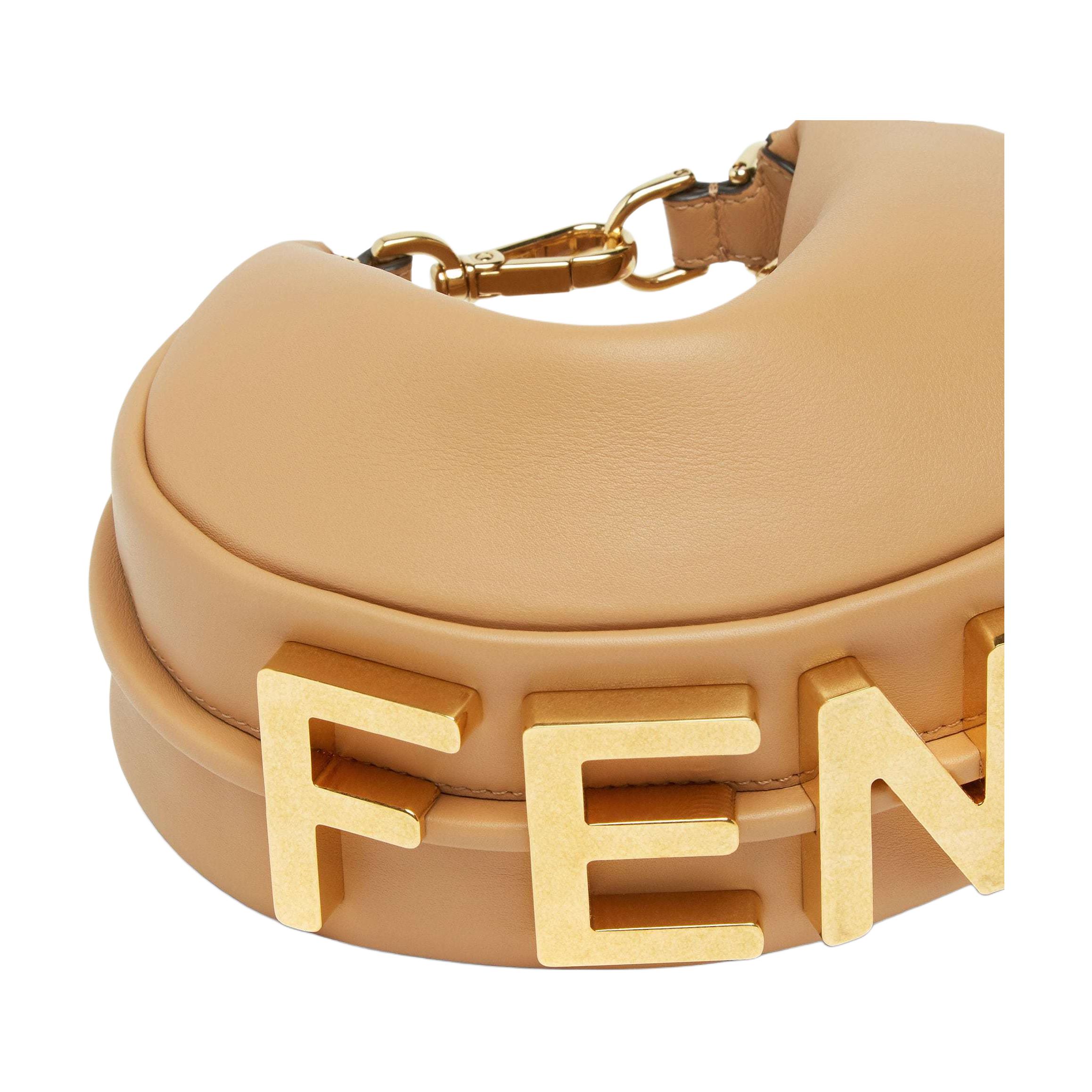 FENDI Мягкая кожаная сумка-полумесяц на запястье миниатюрная женская бежевая — фото 4