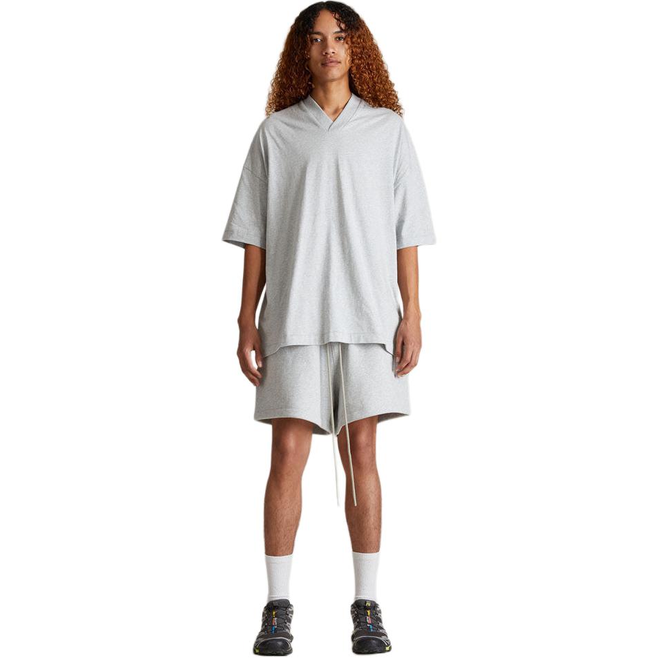 Футболка из хлопка с тисненым логотипом Fear Of God Essentials, светло-серый меланж — фото 4