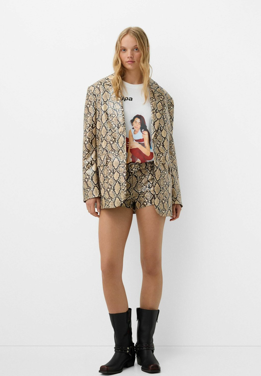 

Шорты EFFECT ANIMAL Bershka, бежевый