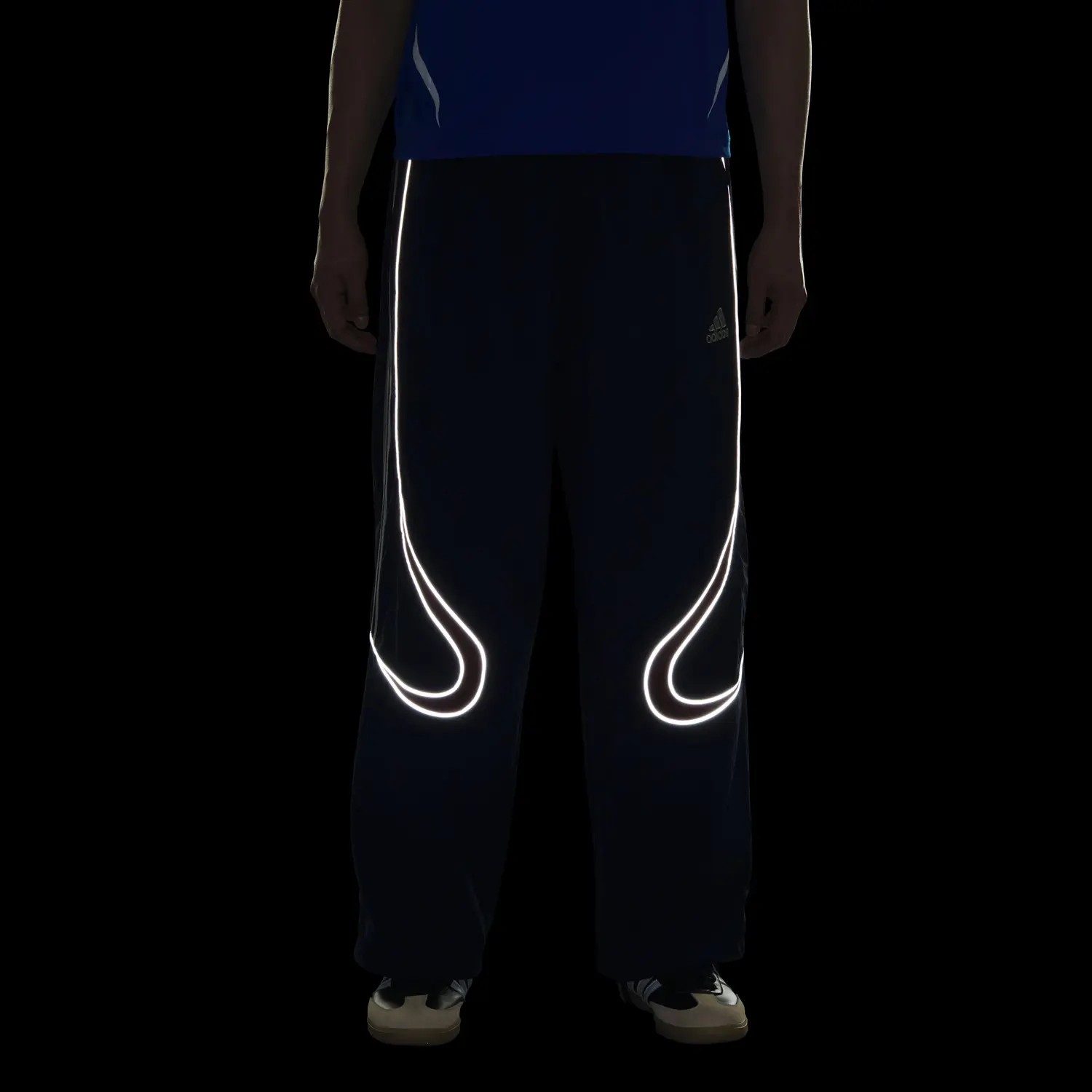 Брюки Casual SS25 Teamgeist Adidas, темно-синий/темно-красный — фото 3