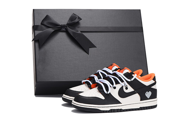 

Кроссовки Nike Dunk Skateboard Shoes Women's Low-Top Black White