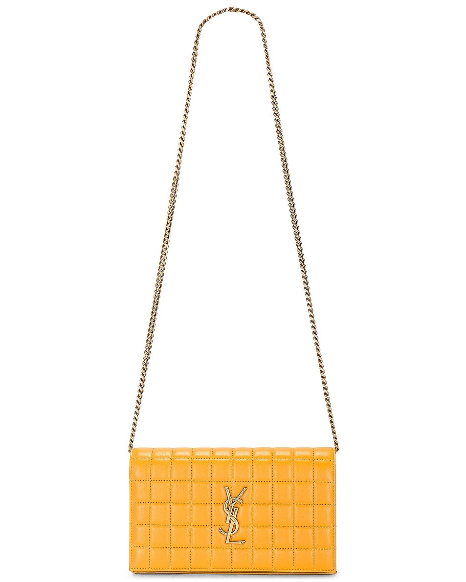 

Кошелек Cassandra на цепочке Saint Laurent, цвет Sweet Honey