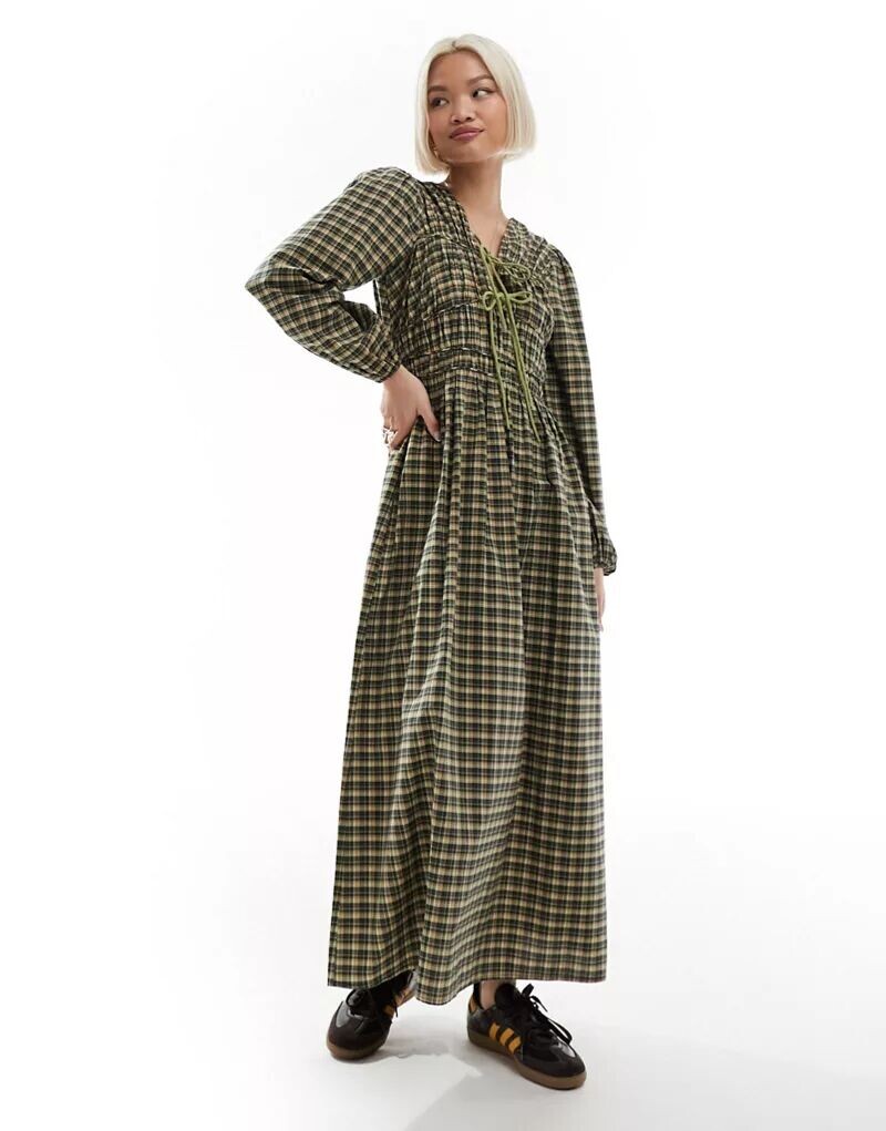 

Свободное платье в клетку Reclaimed Vintage с кулиской на талии и шнуровкой