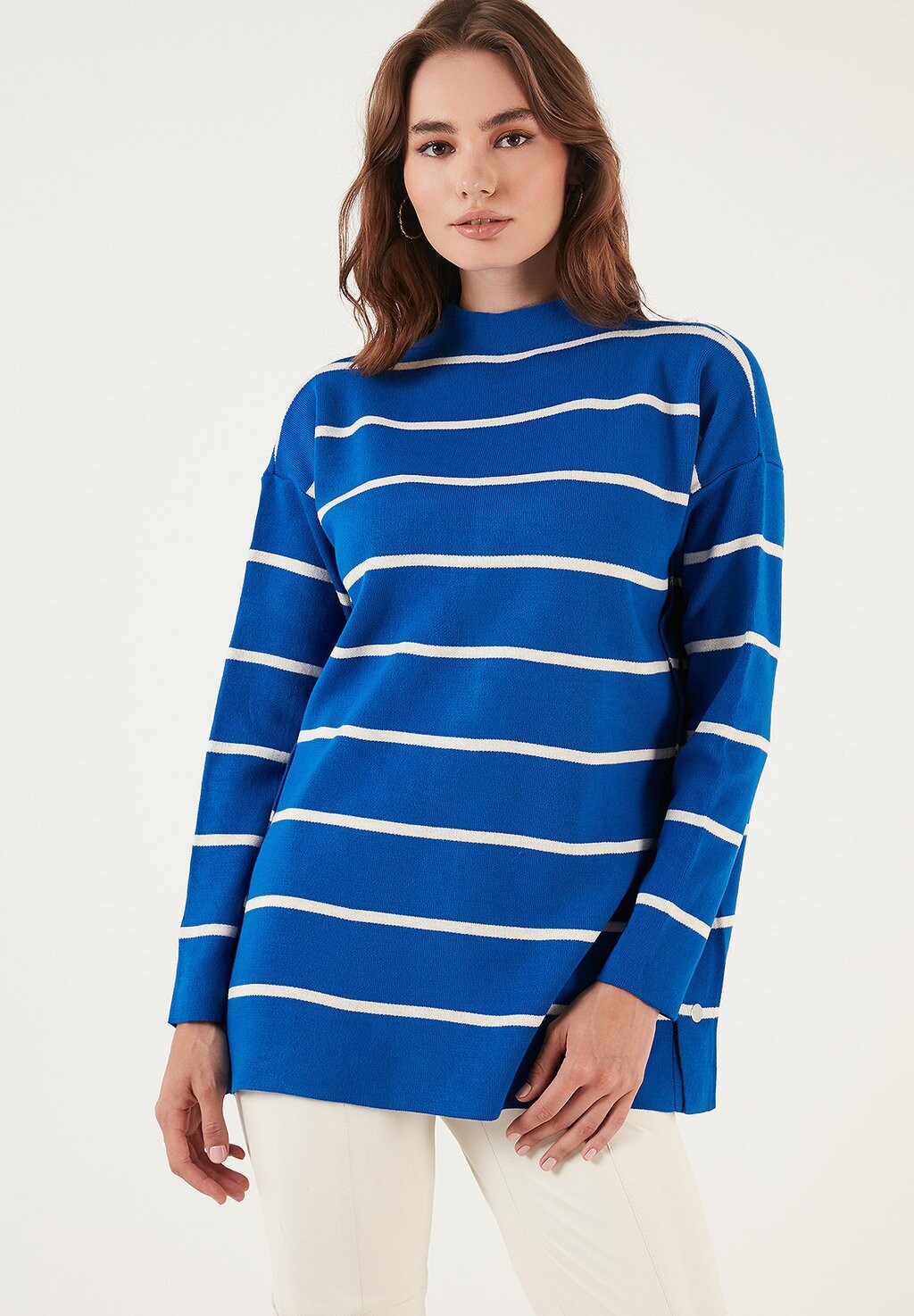 

Вязаный свитер LELA, цвет royal blue/cream