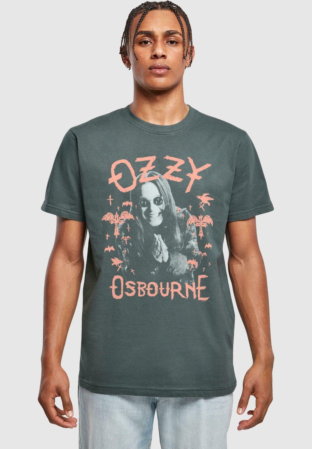 

Футболка с принтом OZZY OSBOURNE PINK BAT Merchcode, темно-зеленый