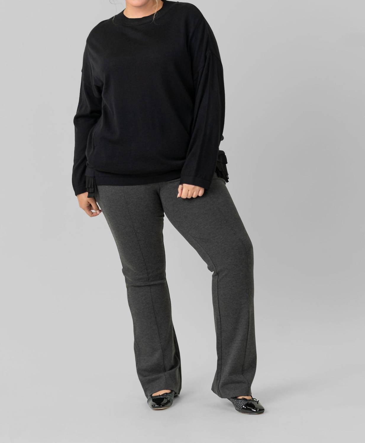 

Черный свитер с бахромой Tricot Chic