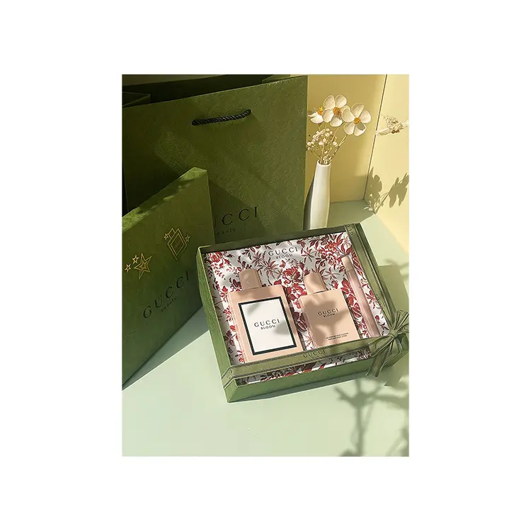 Набор духов Blossom Women's Perfume Set Eau De Parfum EDP 100 мл парфюм + 100 мл лосьон для тела + 10 мл пробник духов GUCCI — фото 3