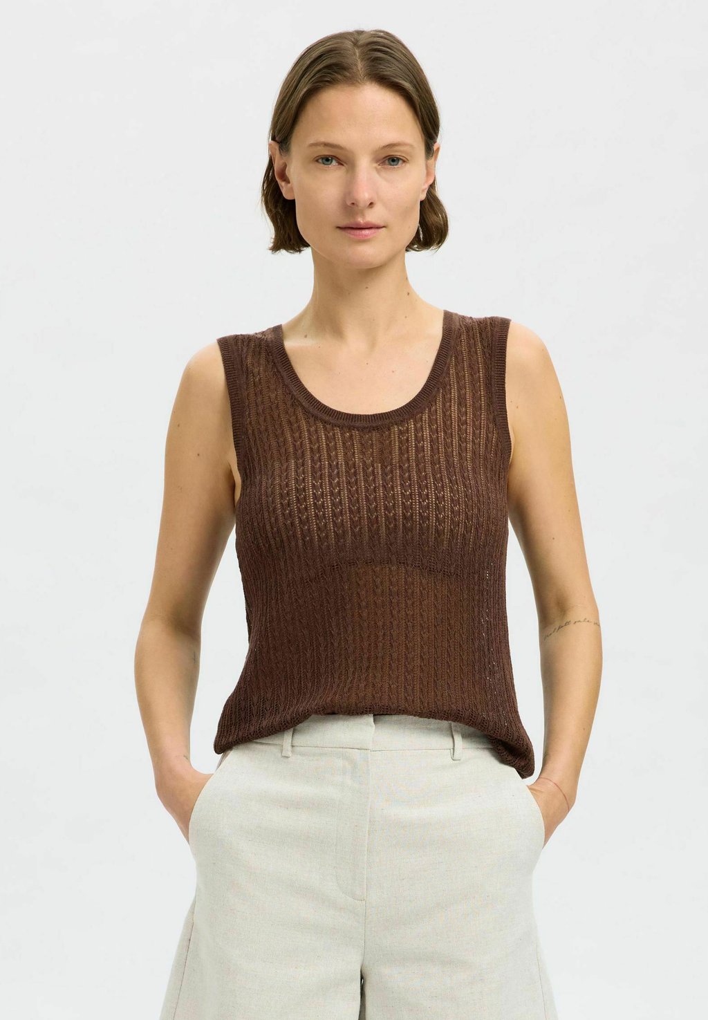 

Топ STRICKTOP HANFMIX Selected Femme, коричневый