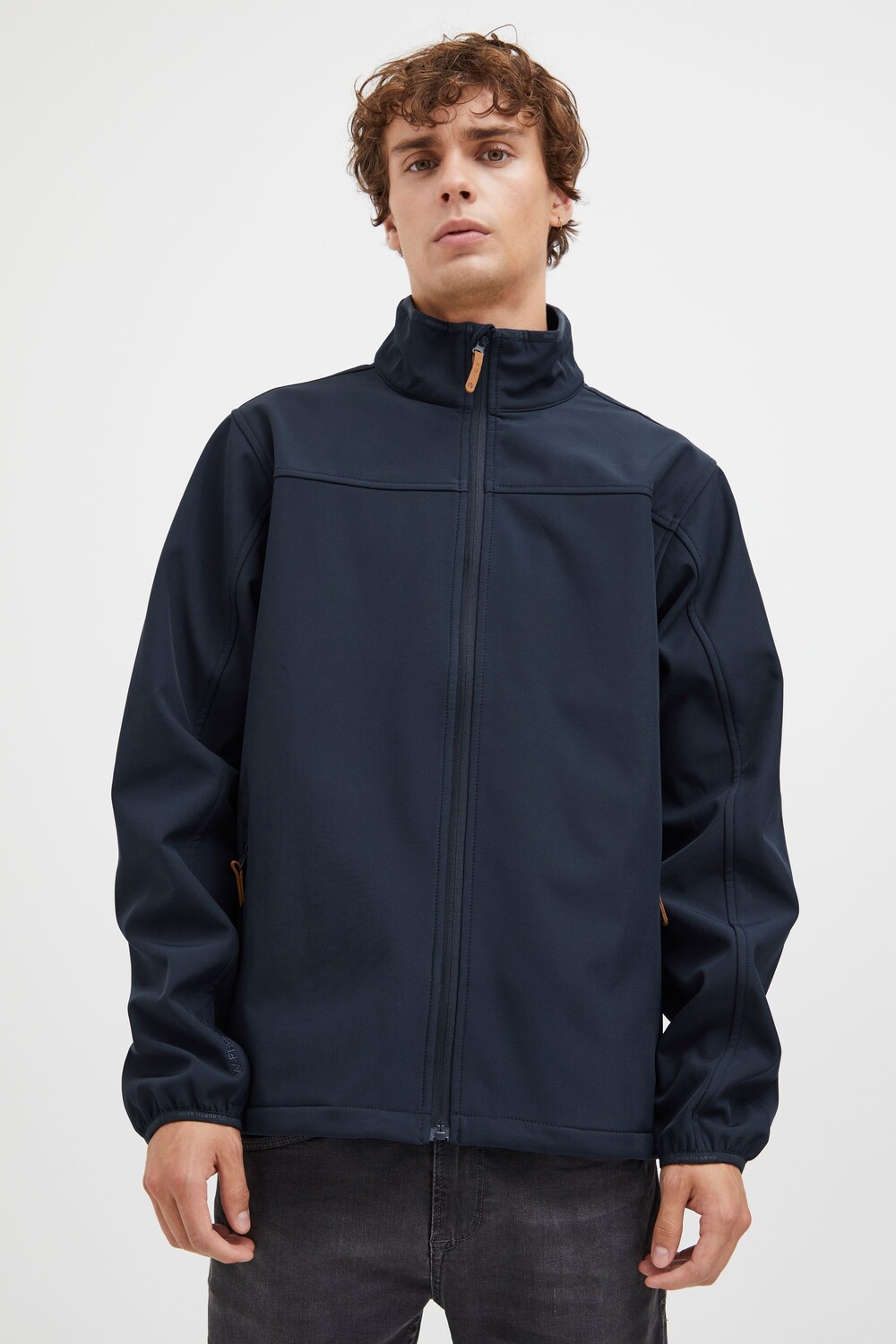 

Куртка North Bend Softshelljacke NBCorin 131005MMM, синий
