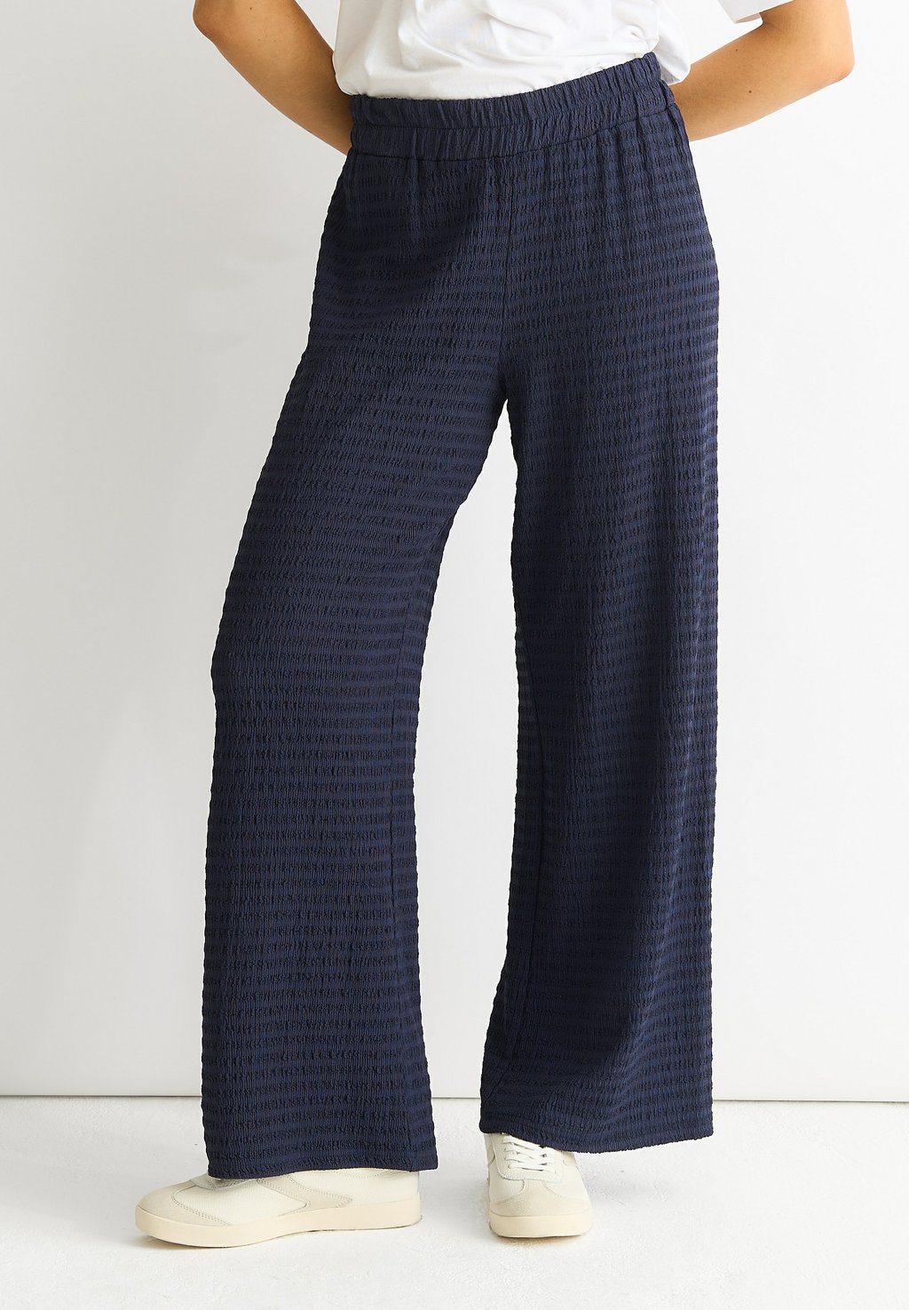 

Брюки TEXTURED ELASTIC WAIST PULL ON GINI LONDON, цвет Dark Blue Denim