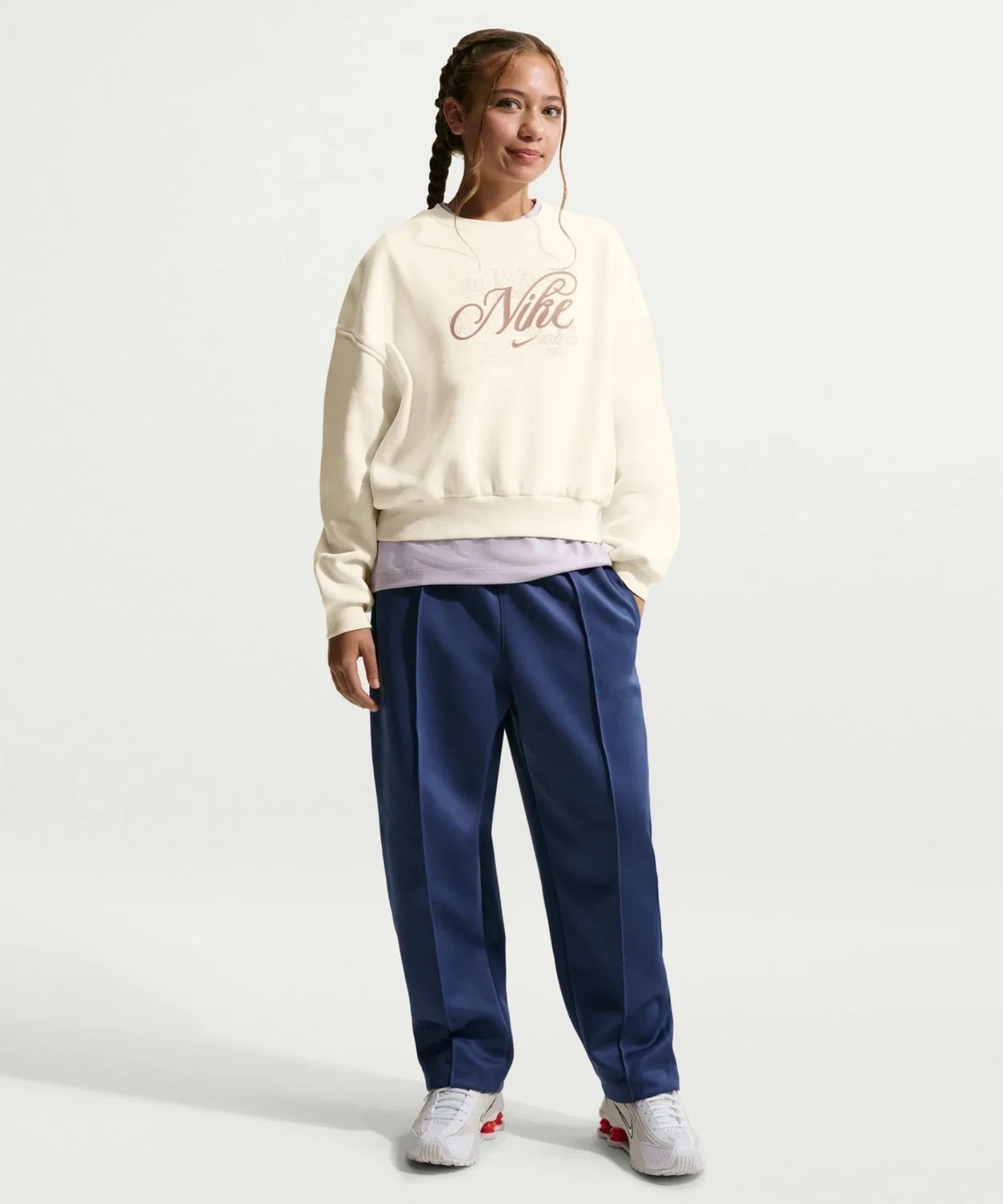 Свитшот детский Nike Club Fleece с принтом, лавандовый — фото 4