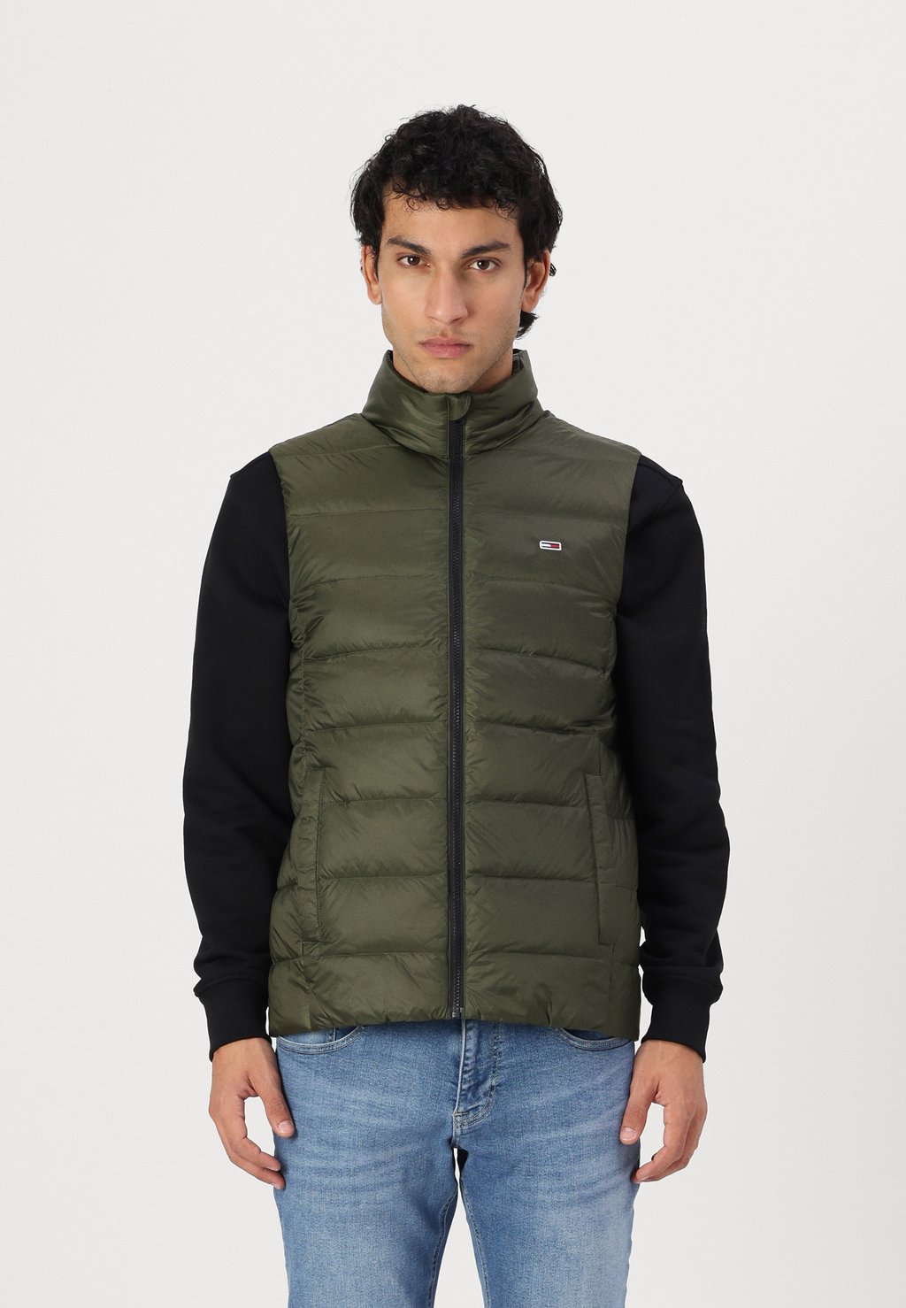 

Жилет Tommy Jeans, темно-зеленый