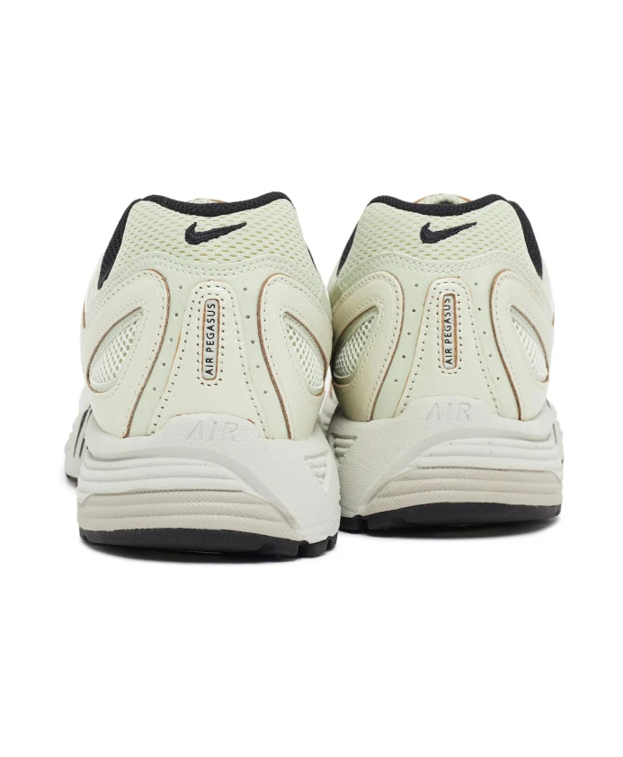 Кроссовки в форме морского стекла - стильный дизайн. Nike, белый — фото 3