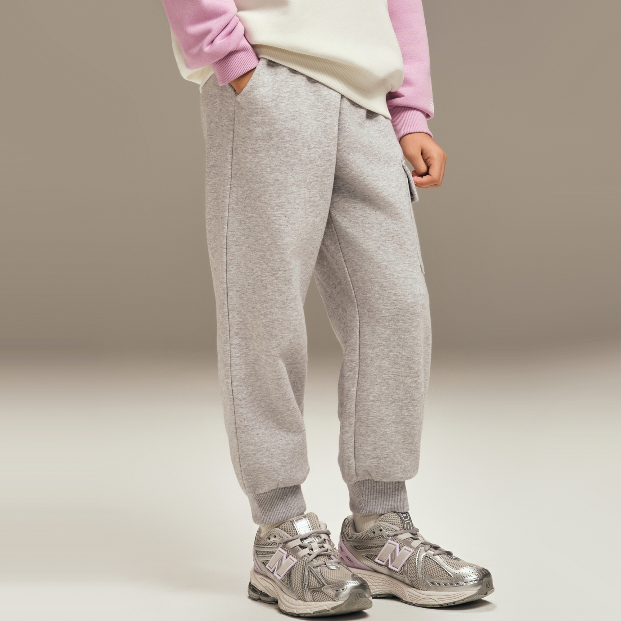 Детские вязаные спортивные штаны New Balance, серый — фото 4