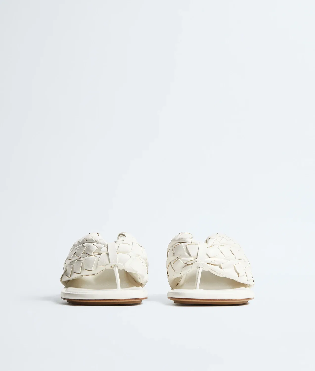 Сандалии Salsa Thong BOTTEGA VENETA, белый — фото 3