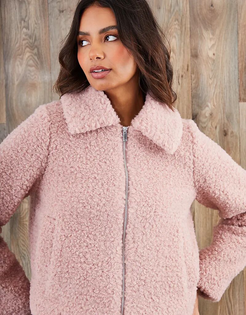 

Куртка-бомбер из искусственного меха с воротником-стойкой и застежкой-молнией, розового цвета