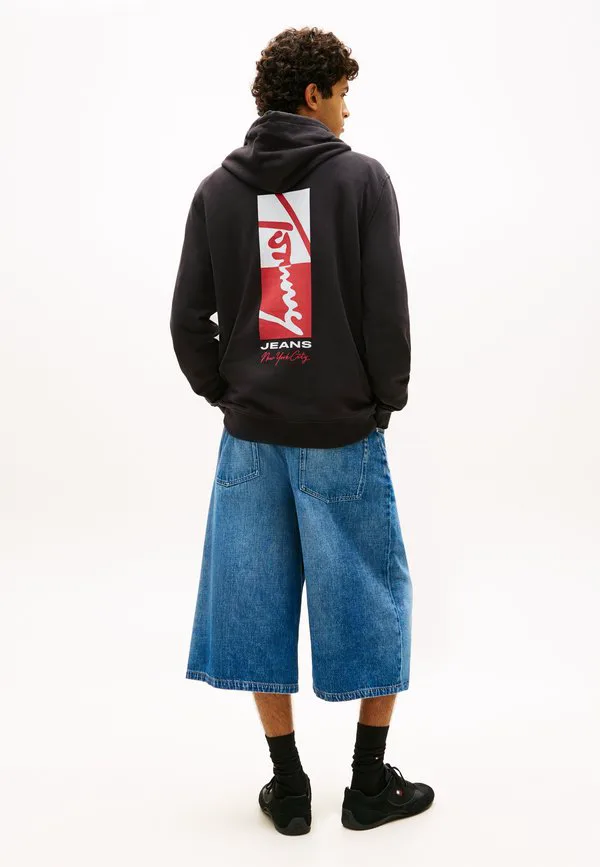 

Толстовка с капюшоном и завязками из махровой ткани с фирменным логотипом на спине. Tommy Jeans, Black, Черный, Толстовка с капюшоном и завязками из махровой ткани с фирменным логотипом на спине. Tommy Jeans, Black