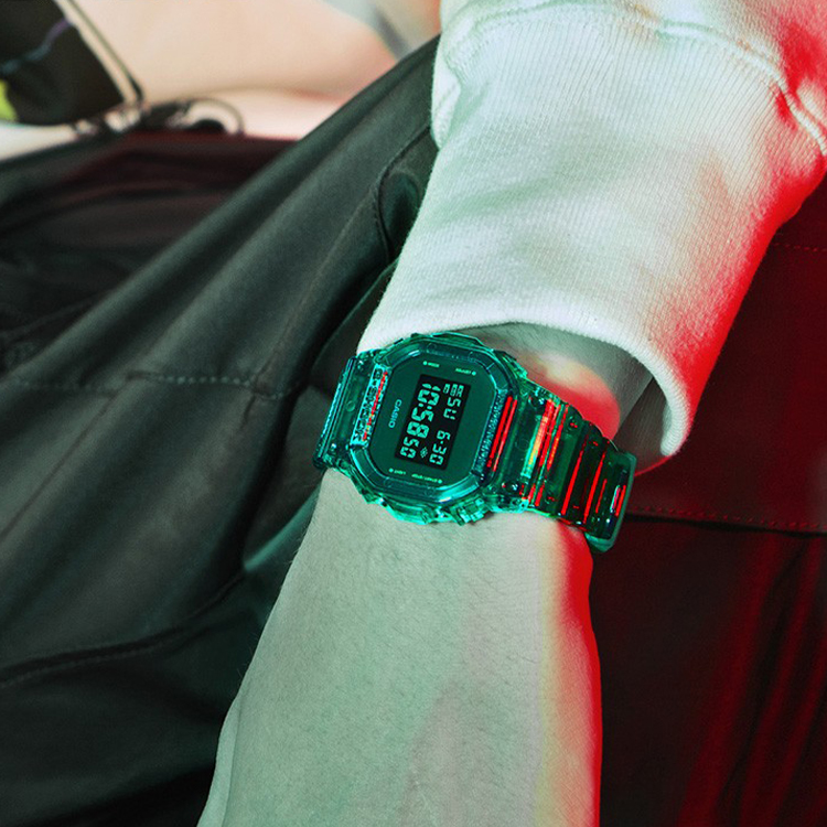 

Женские часы G-SQUAD черные CASIO