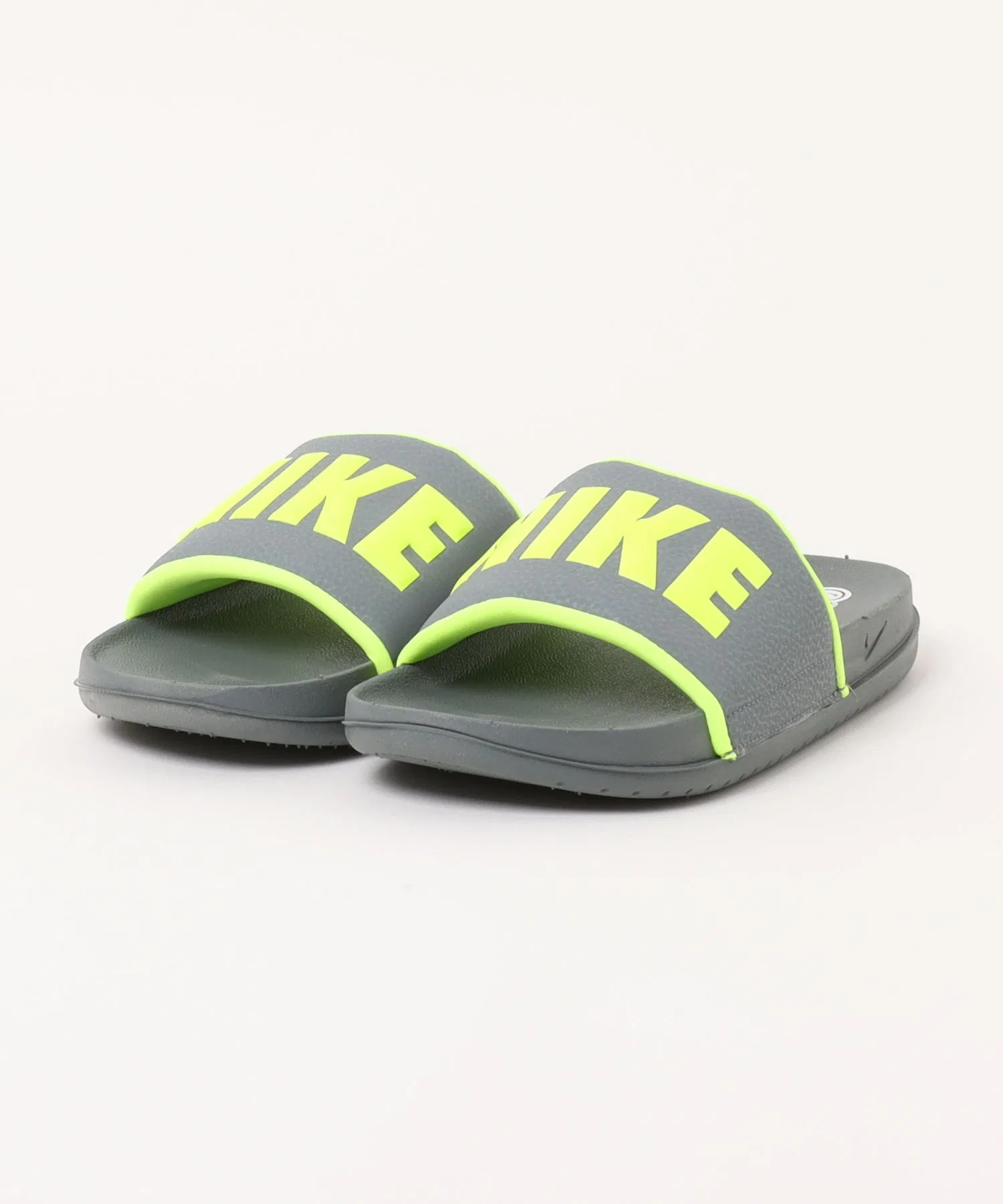 Мужские сланцы NIKE OFFCOURT SLIDE серые
