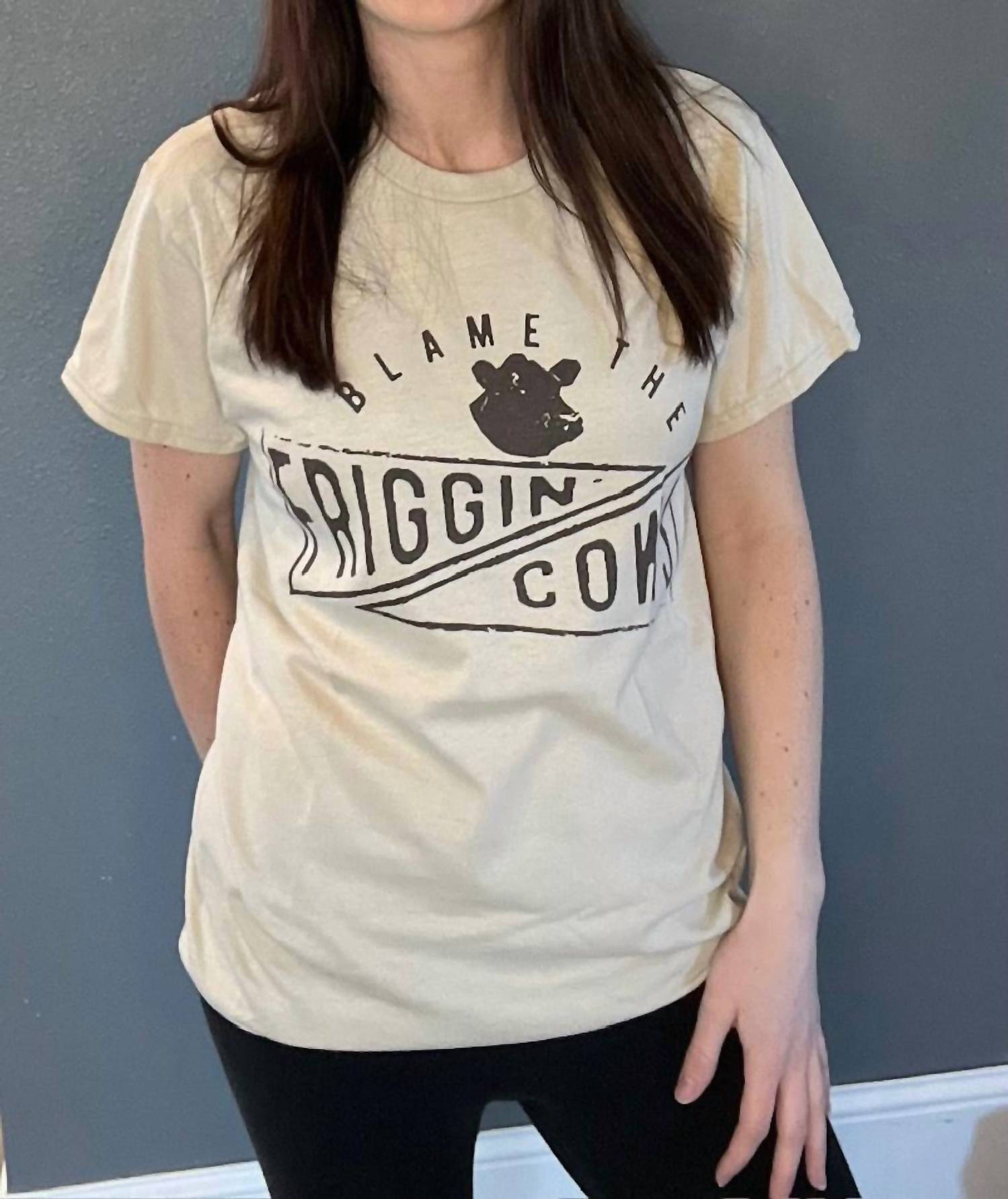 

Футболка "Вините чертовых коров" в песочном цвете The Herd & Co, Sand