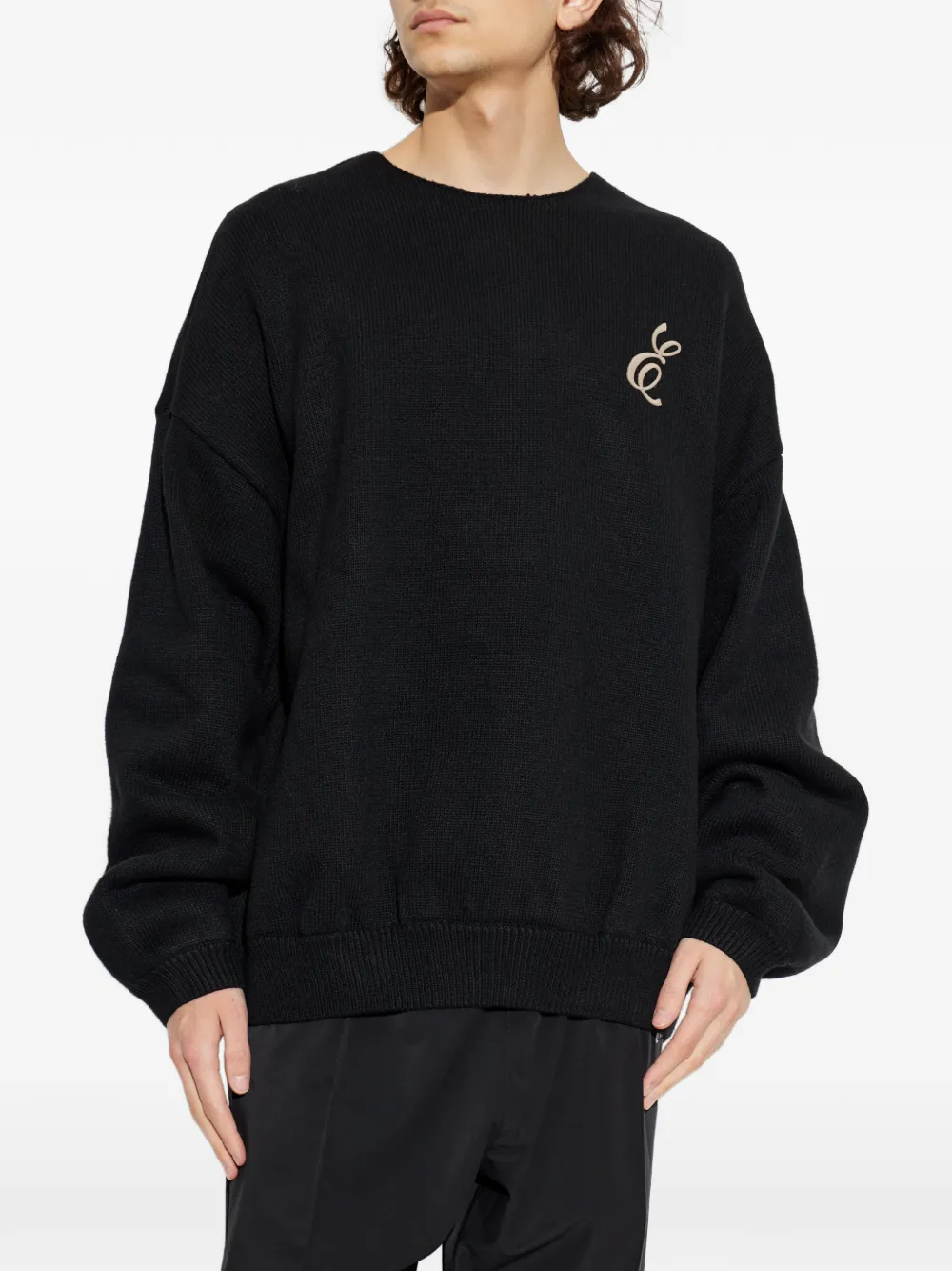 Свитер с вышитым логотипом и круглым вырезом Fear Of God Essentials, черный — фото 3