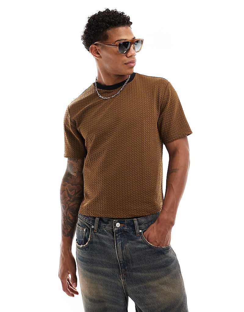 

Коричневая укороченная футболка с текстурой ASOS DESIGN Regular