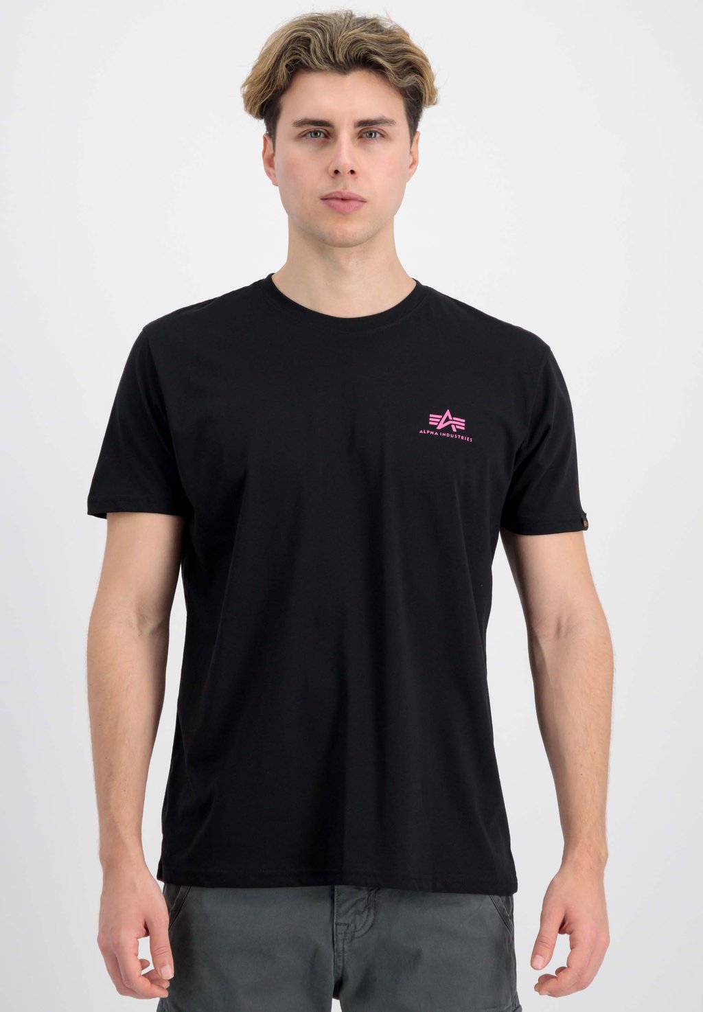 

Базовая футболка Alpha Industries, черный