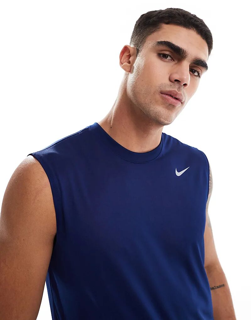 

Футболка без рукавов Dri-FIT темно-синего цвета Nike Training