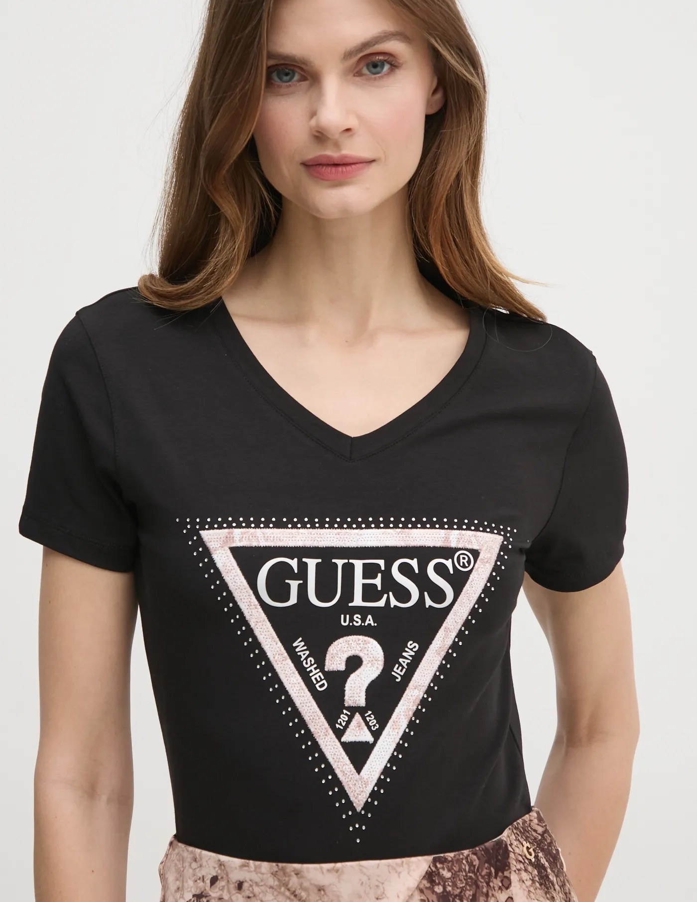 

Футболка Guess, черный