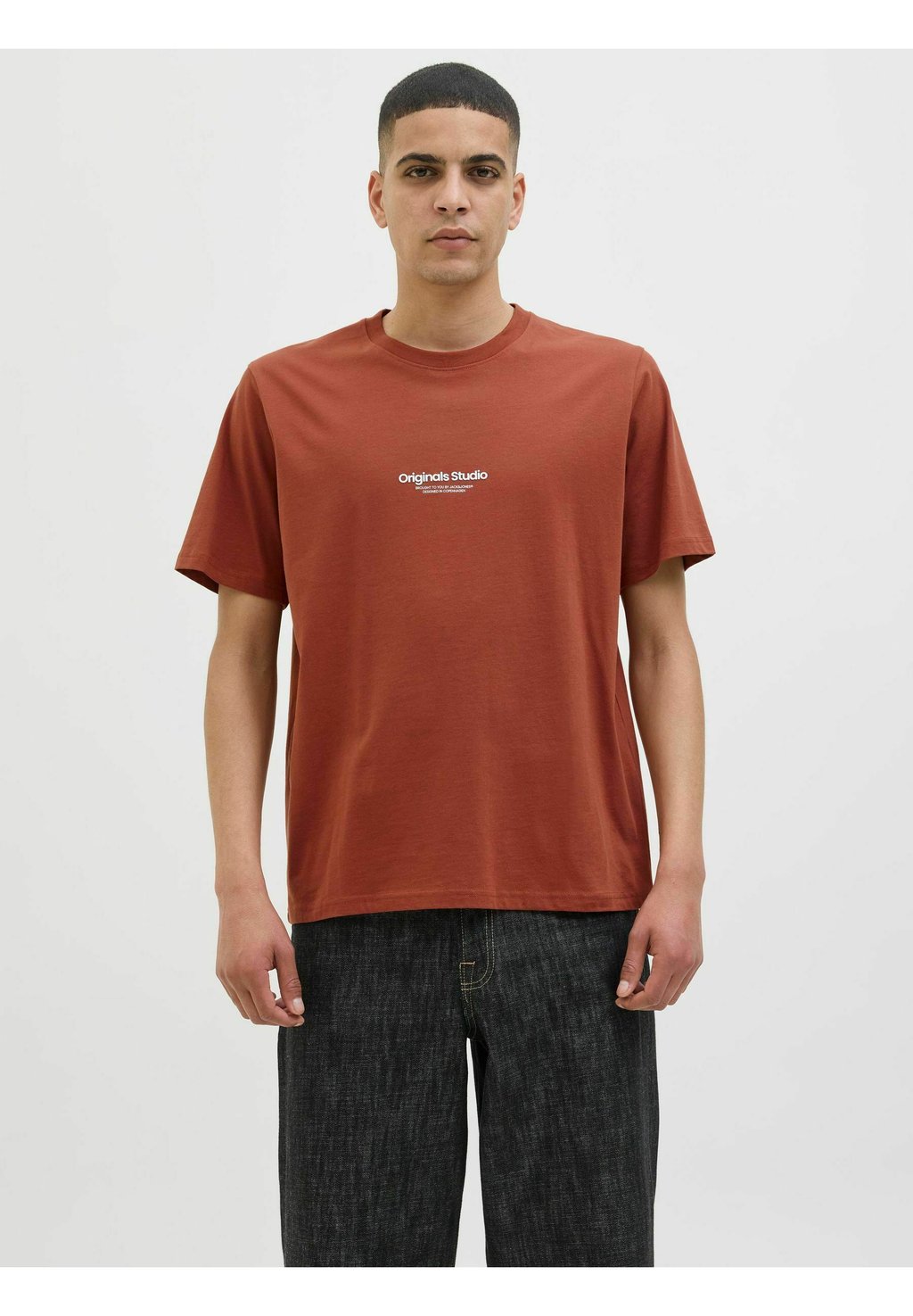 

Футболка с принтом JORVESTERBRO CREW NECK Jack & Jones, охра