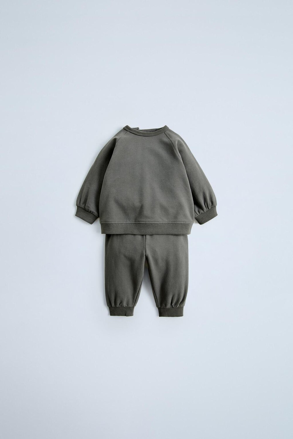

Комплект из свитшота и брюк jogger ZARA, антрацитово-серый